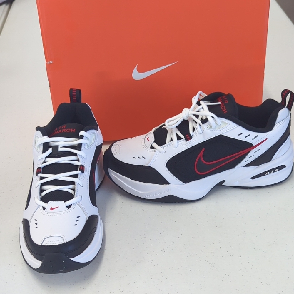 Nike Men's White and Black Sneakers with Red Accents 9.5